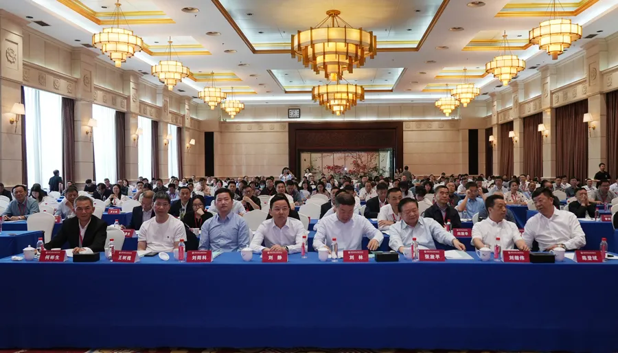 中间.jpg