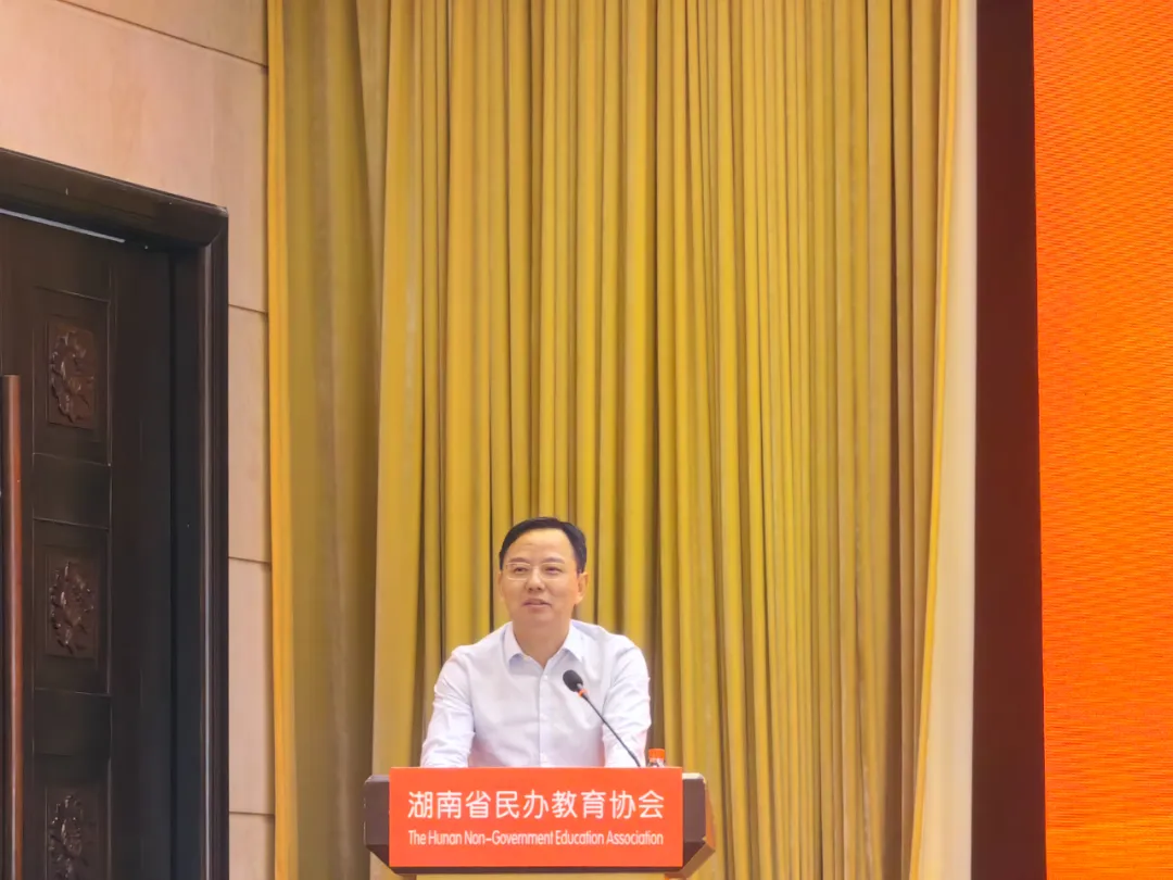 刘静.jpg